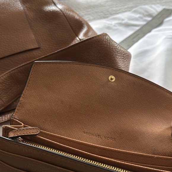 Michael Kors wallet - Picture 3 of 12